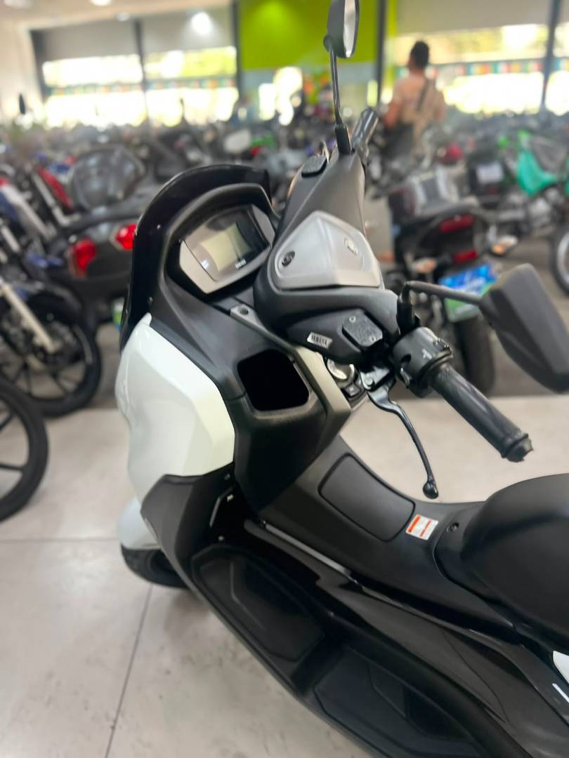 YAMAHA NMAX 160 ABS