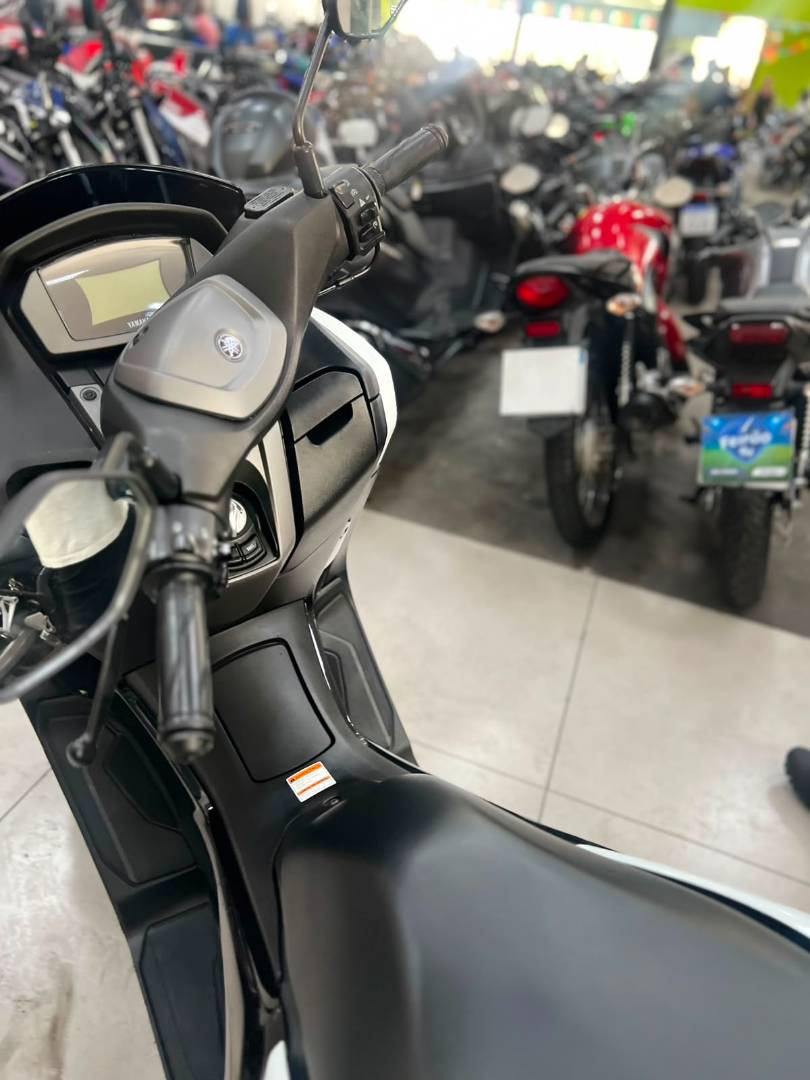 YAMAHA NMAX 160 ABS