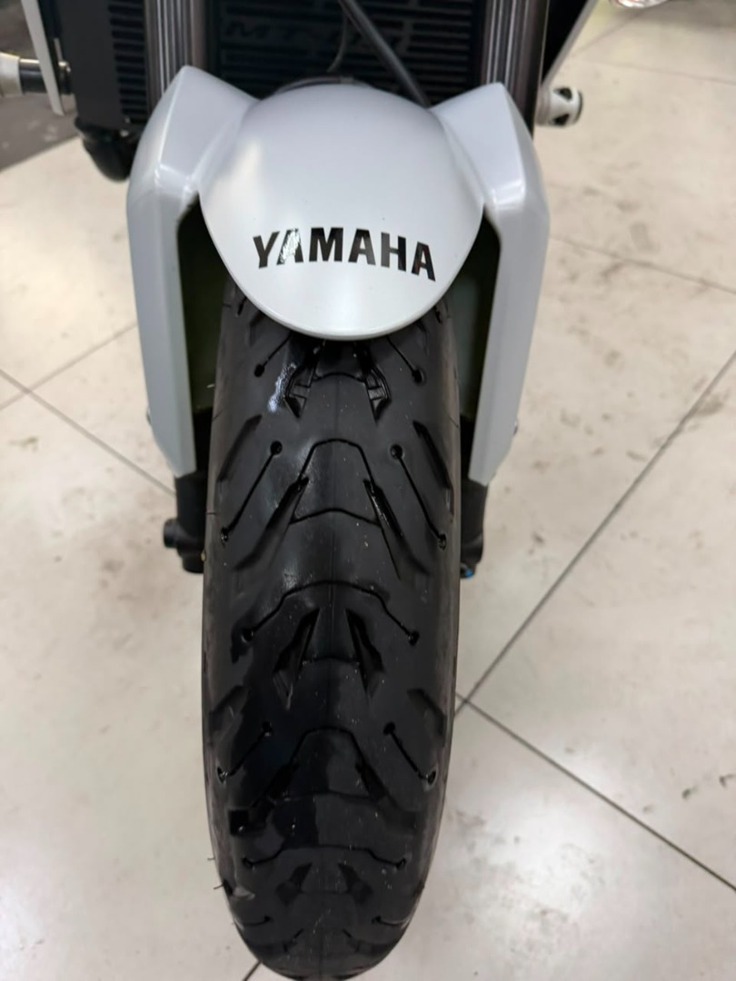 YAMAHA MT-09