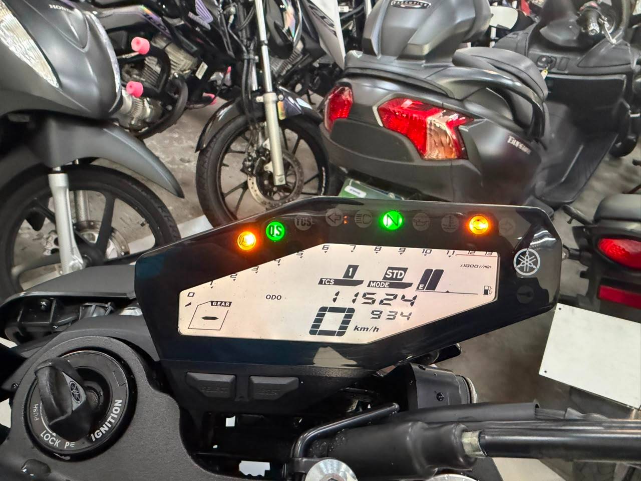 YAMAHA MT-09