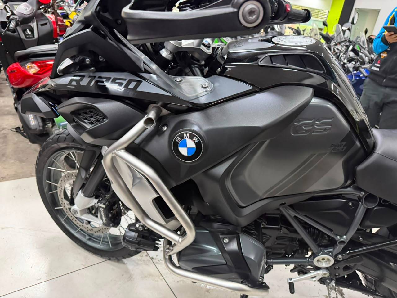 BMW R 1250 GS ADVENTURE TRIPLE BLACK