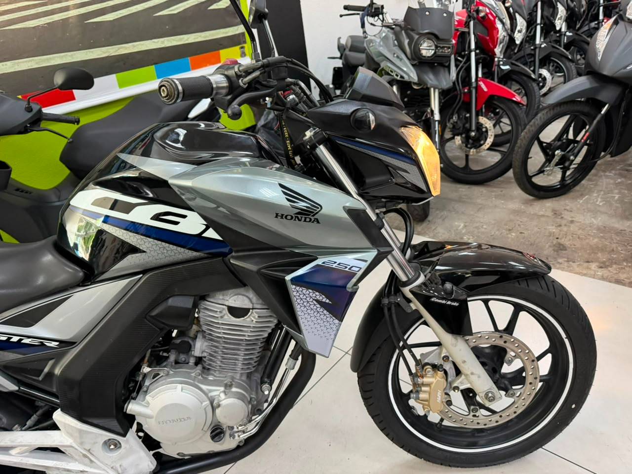 HONDA CB 250F TWISTER