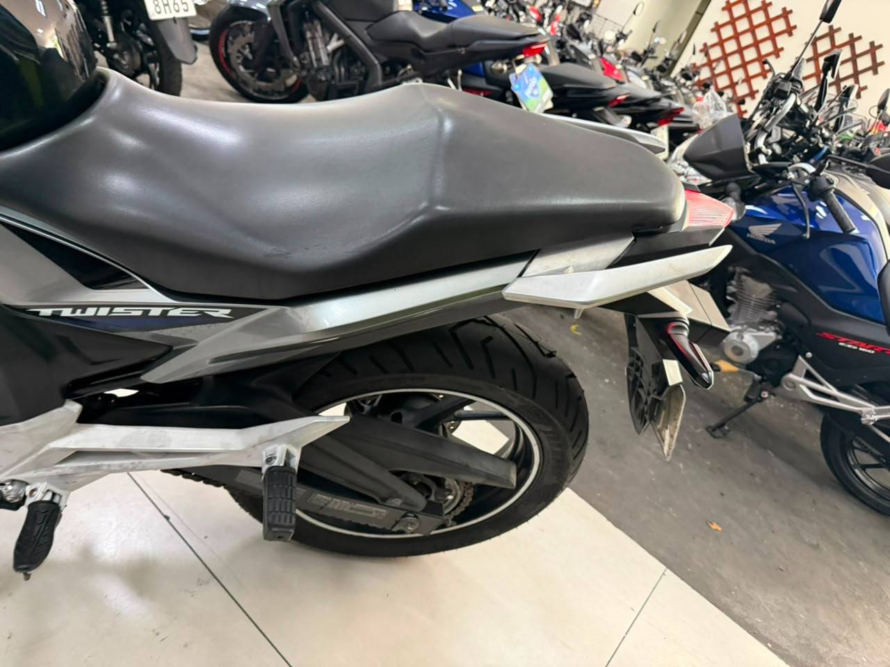 HONDA CB 250F TWISTER