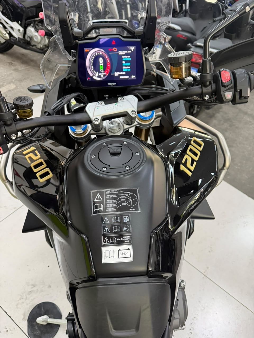 TRIUMPH TIGER 1200 DESERT EDITION