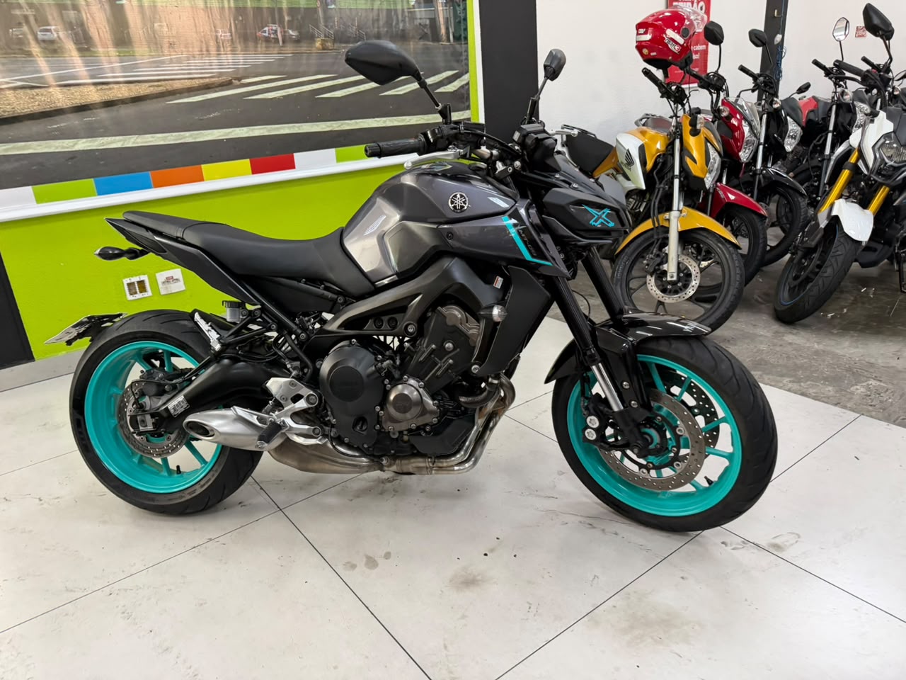 YAMAHA MT-09