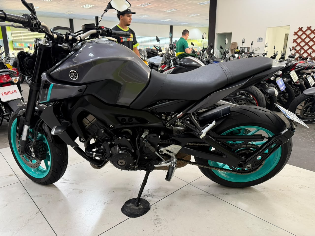 YAMAHA MT-09