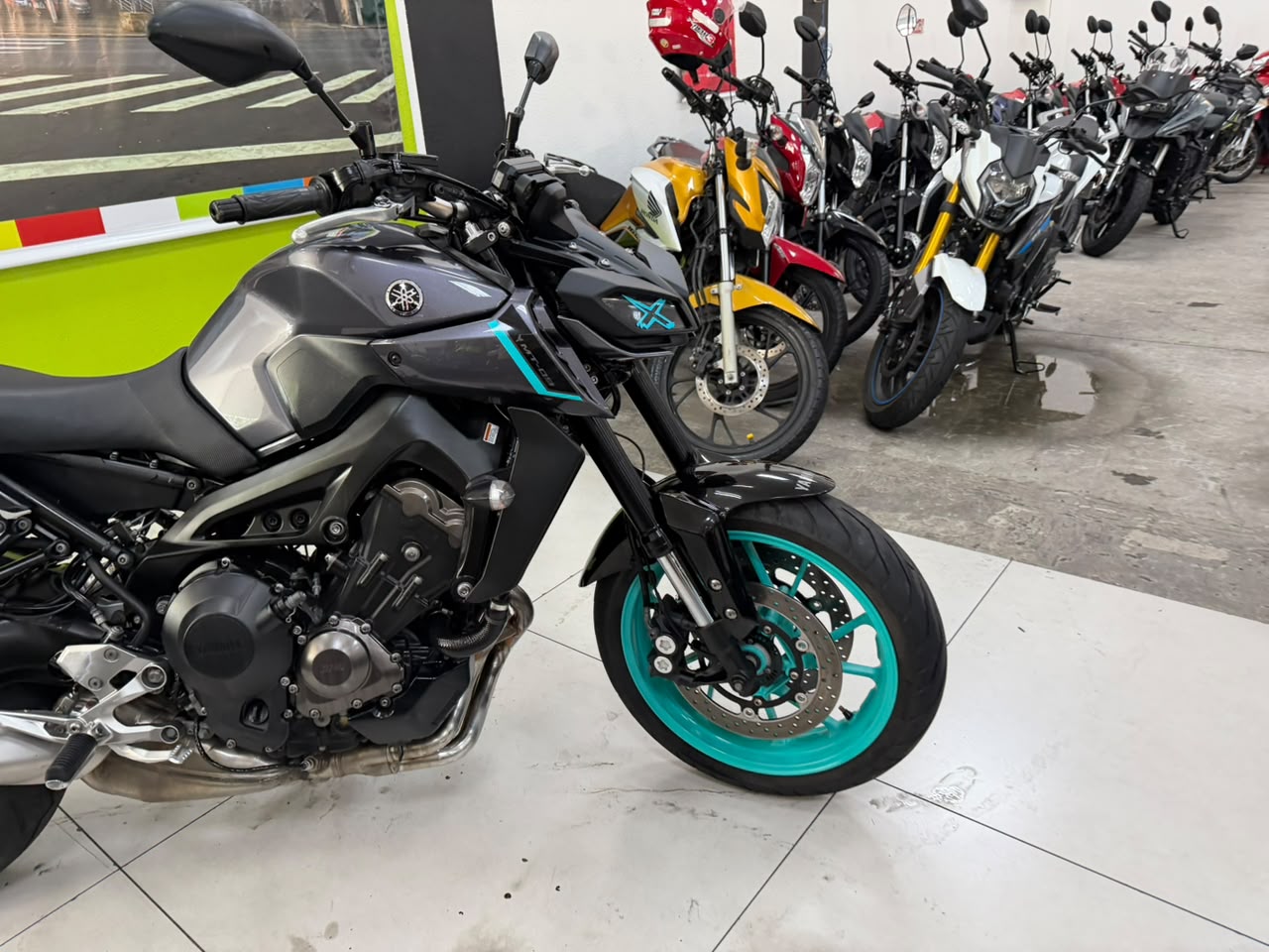 YAMAHA MT-09
