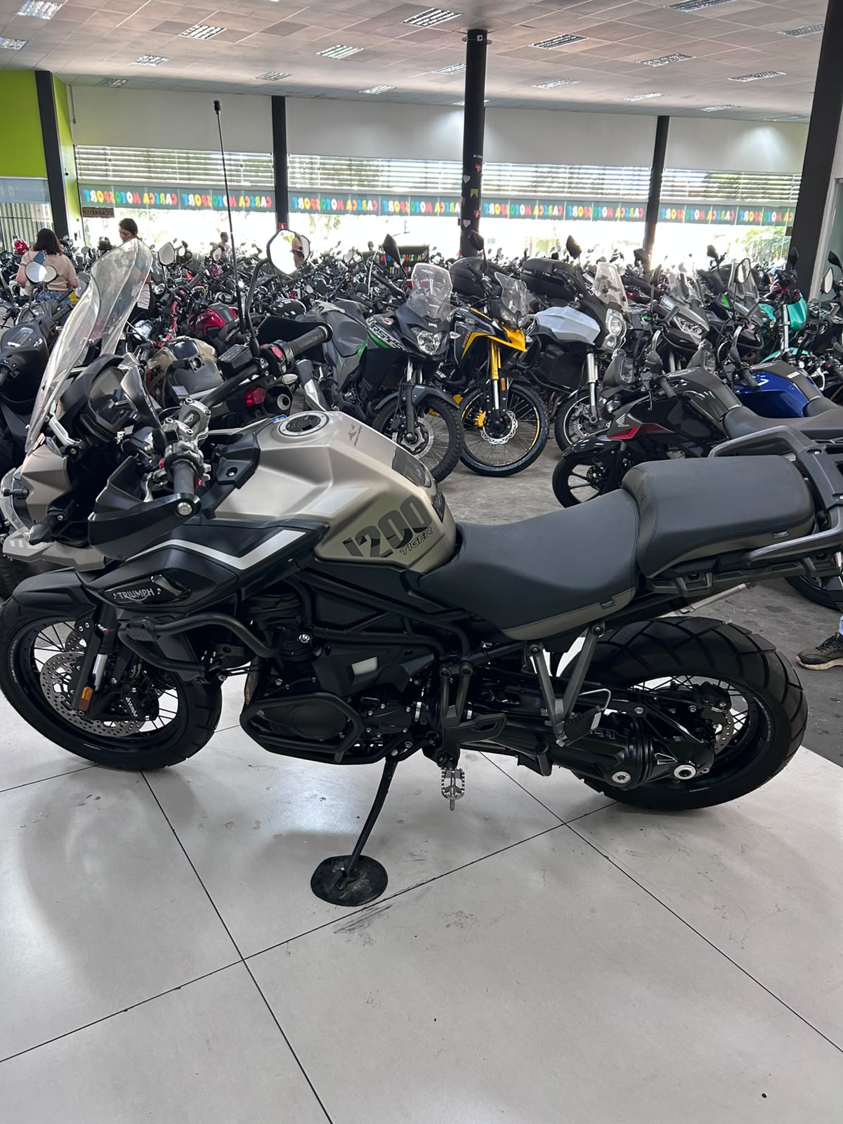 TRIUMPH TIGER 1200 DESERT EDITION