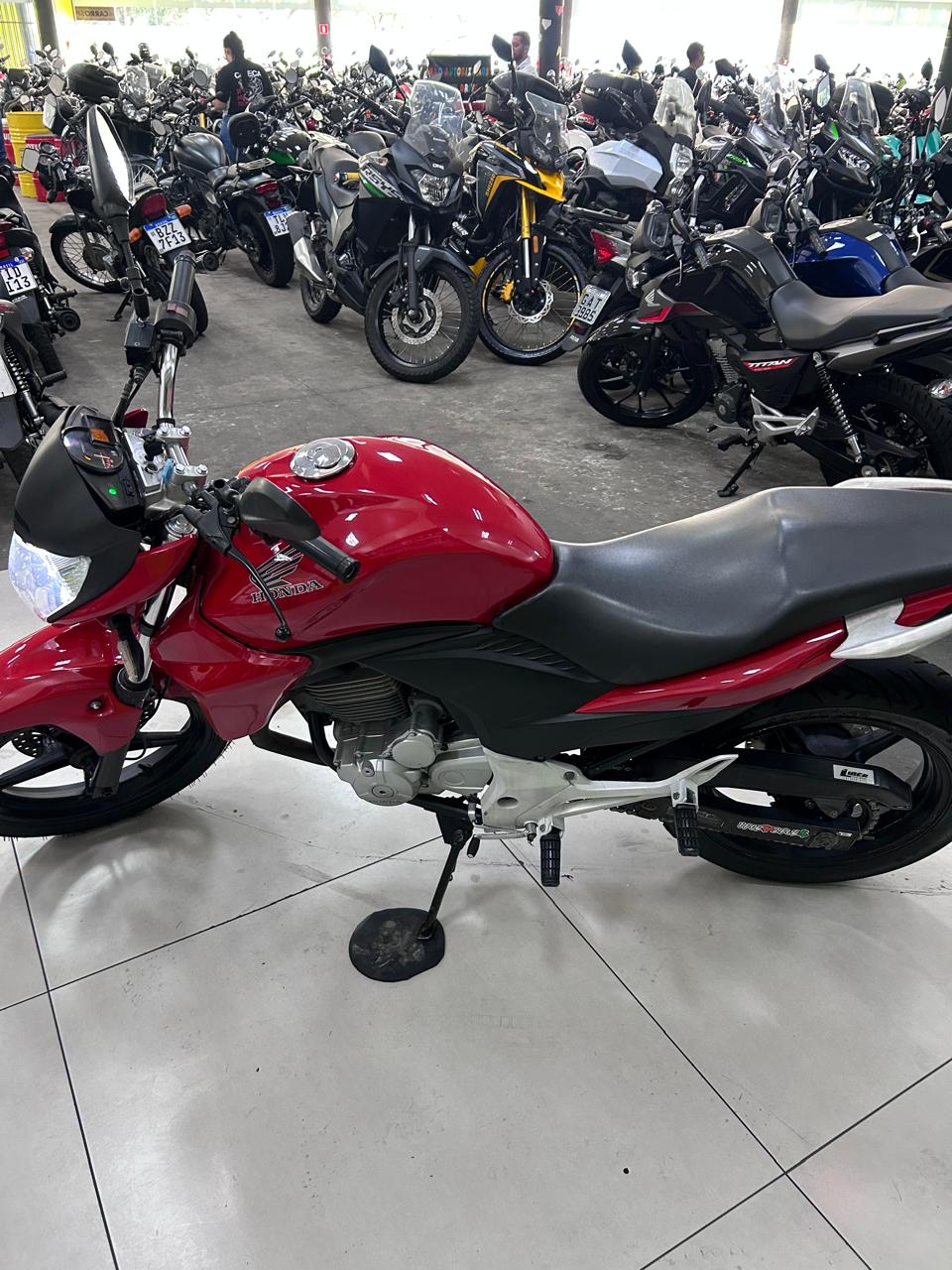 HONDA CB 300R