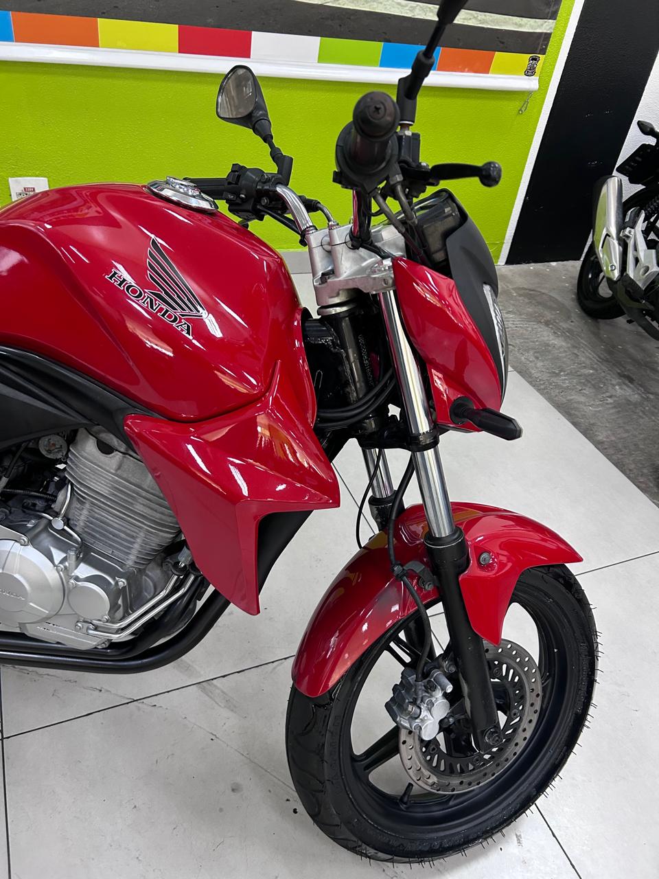 HONDA CB 300R