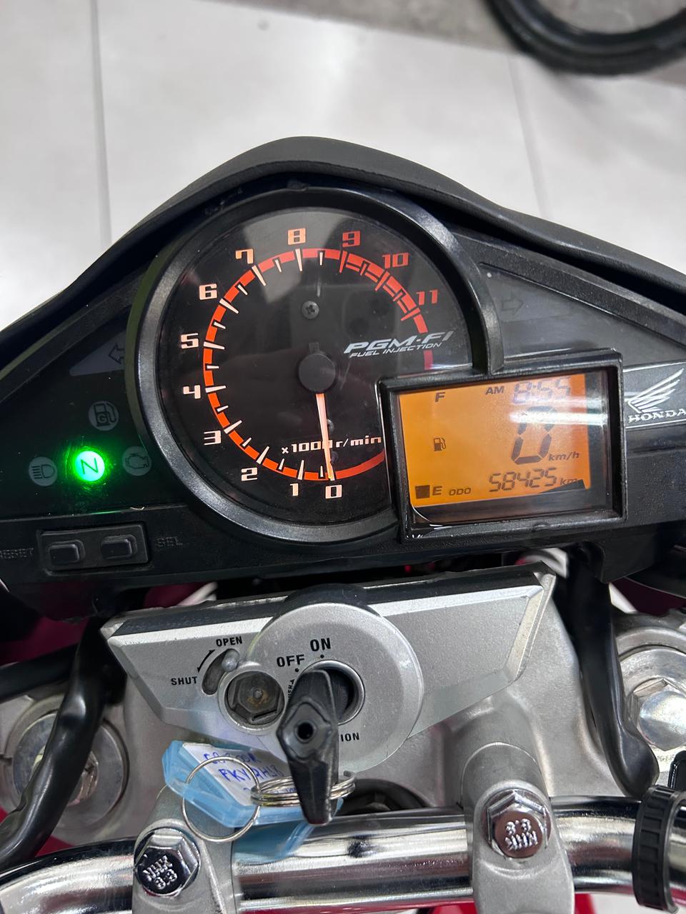 HONDA CB 300R