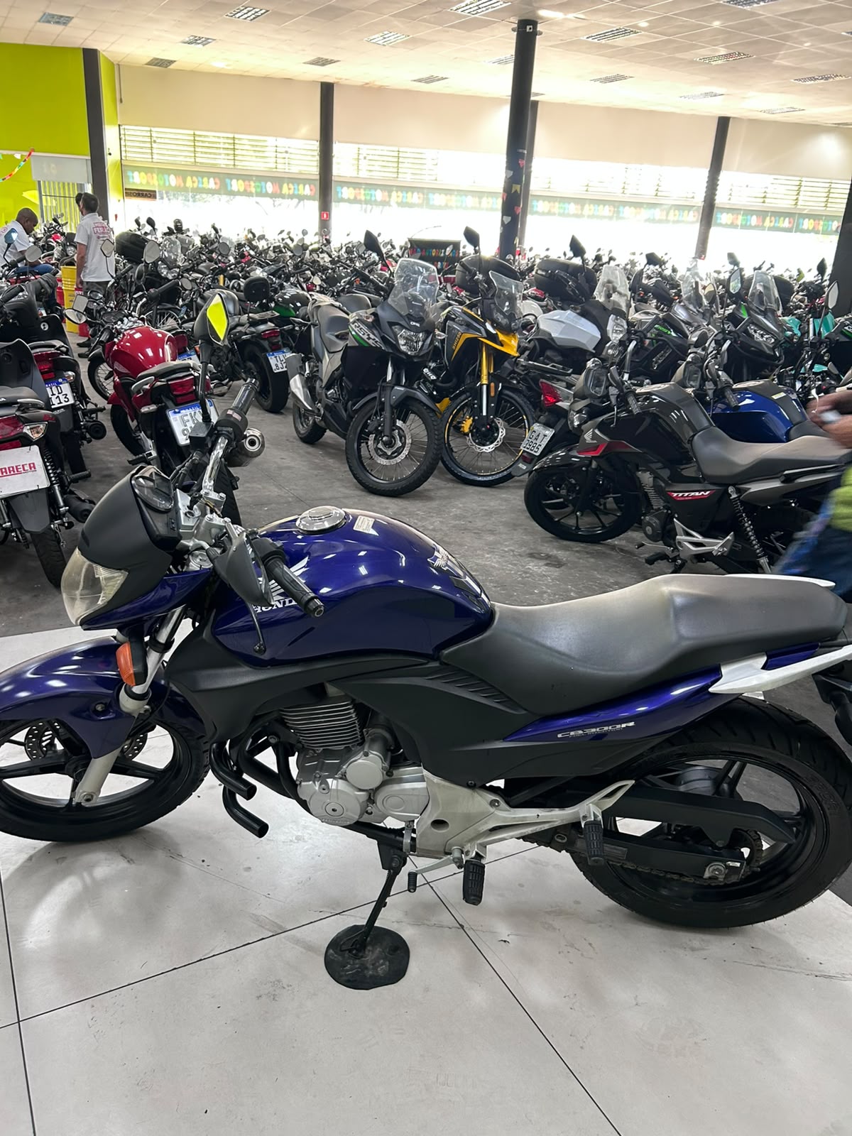 HONDA CB 300R