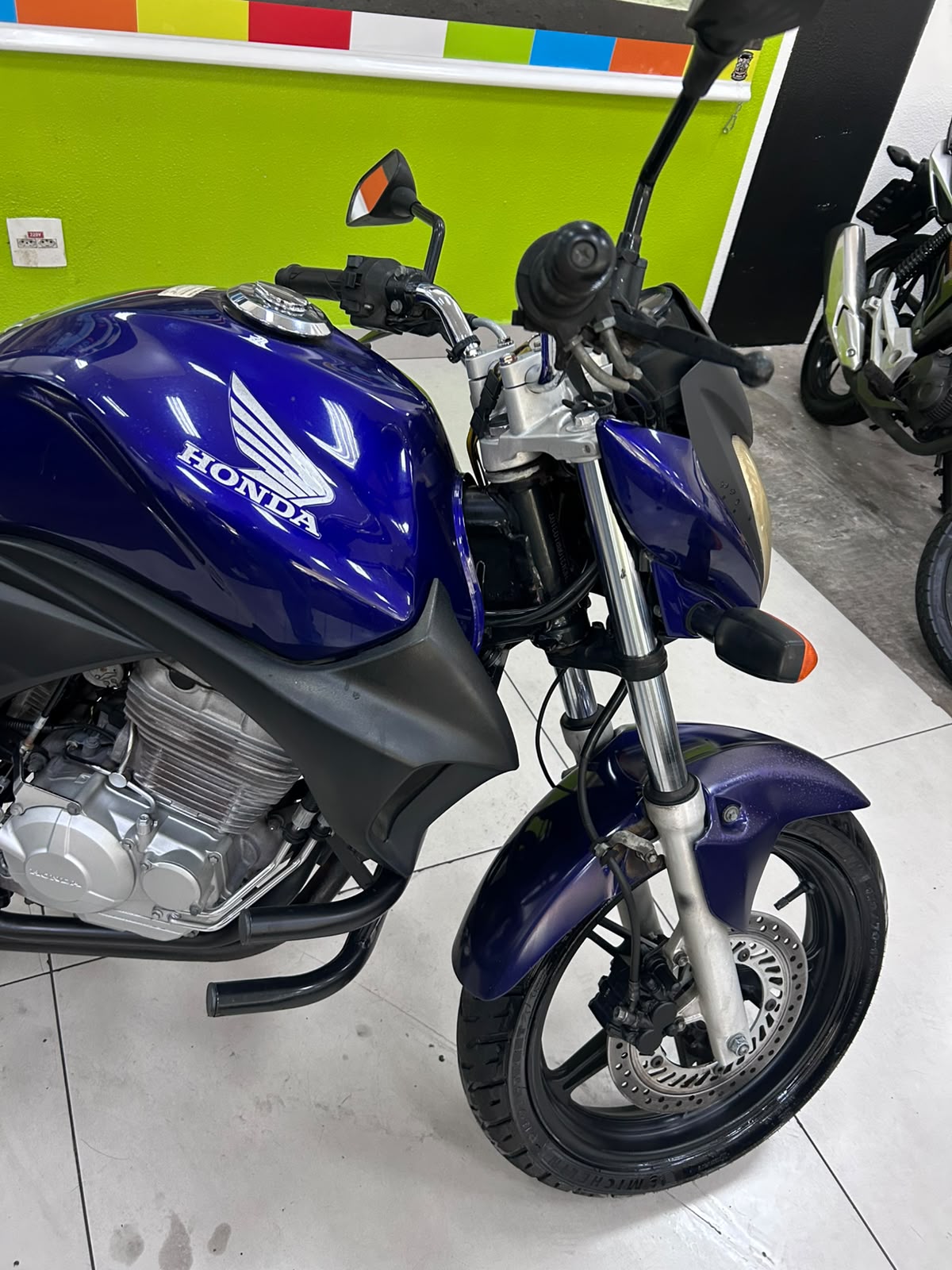 HONDA CB 300R
