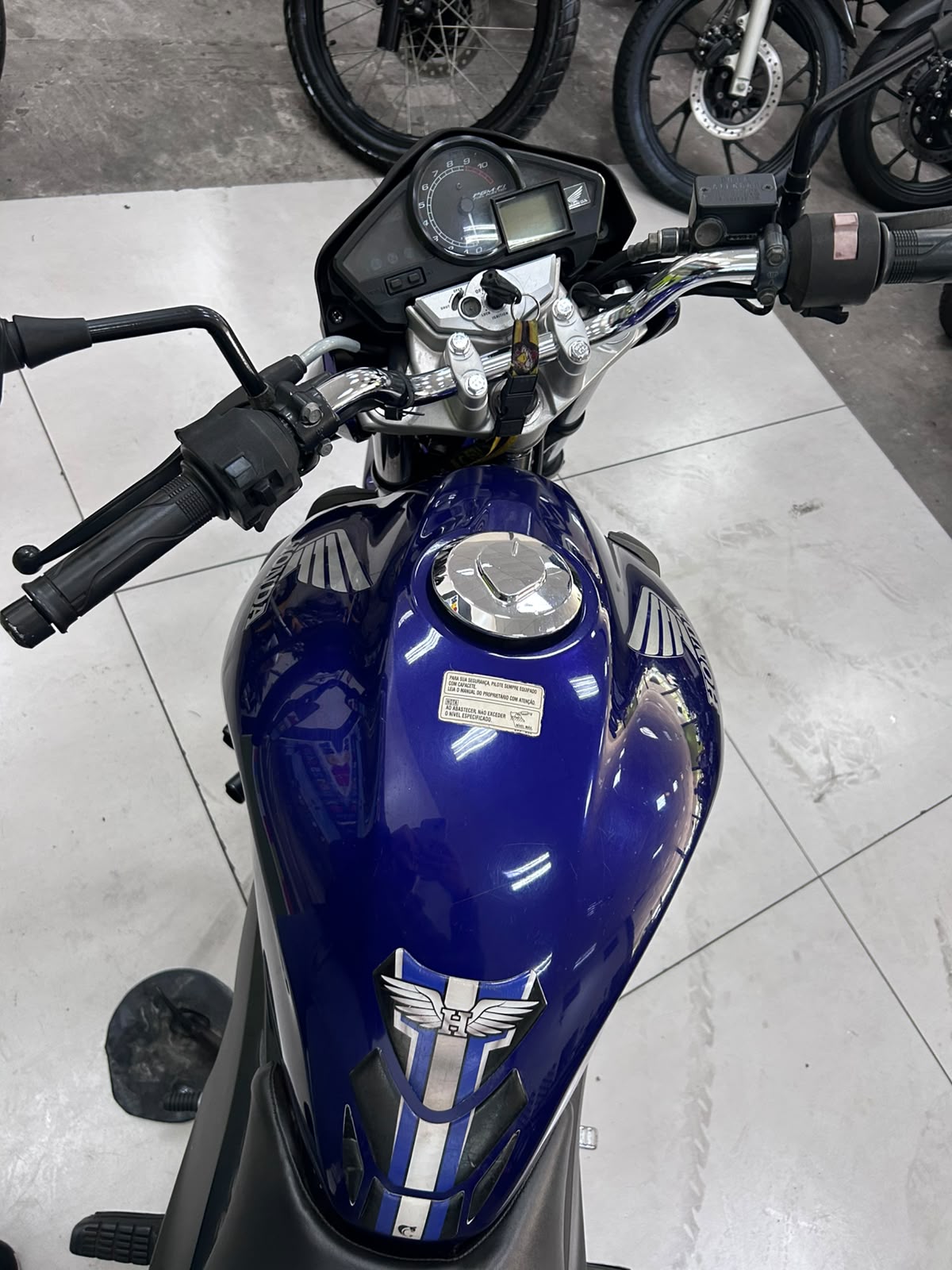 HONDA CB 300R