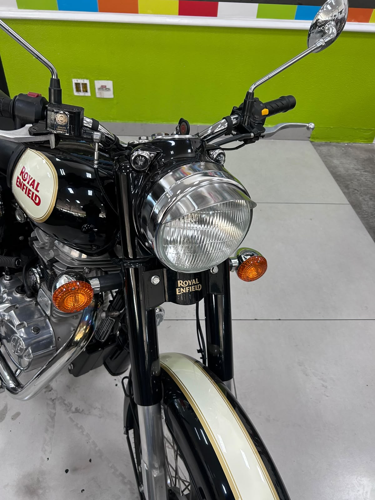 ROYAL ENFIELD CLASSIC 500