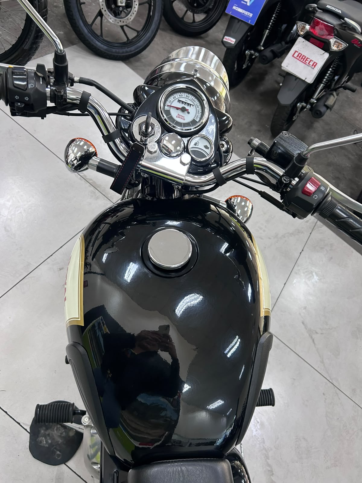 ROYAL ENFIELD CLASSIC 500