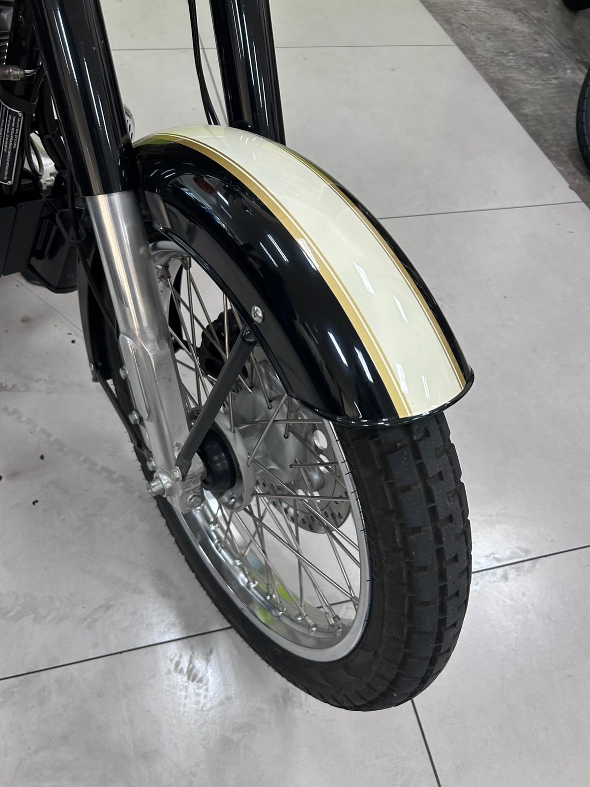 ROYAL ENFIELD CLASSIC 500