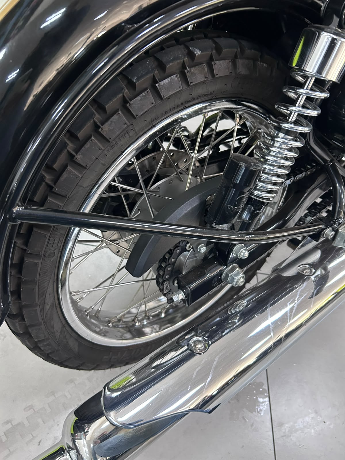 ROYAL ENFIELD CLASSIC 500