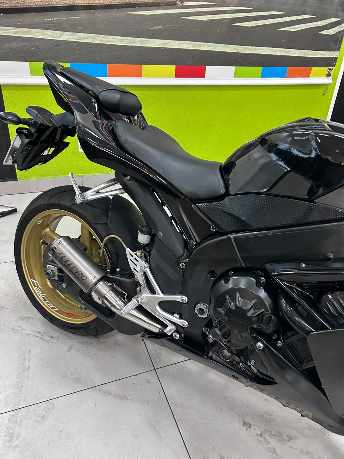 YAMAHA YZF R1