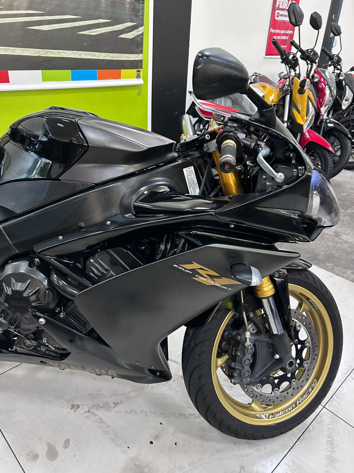 YAMAHA YZF R1