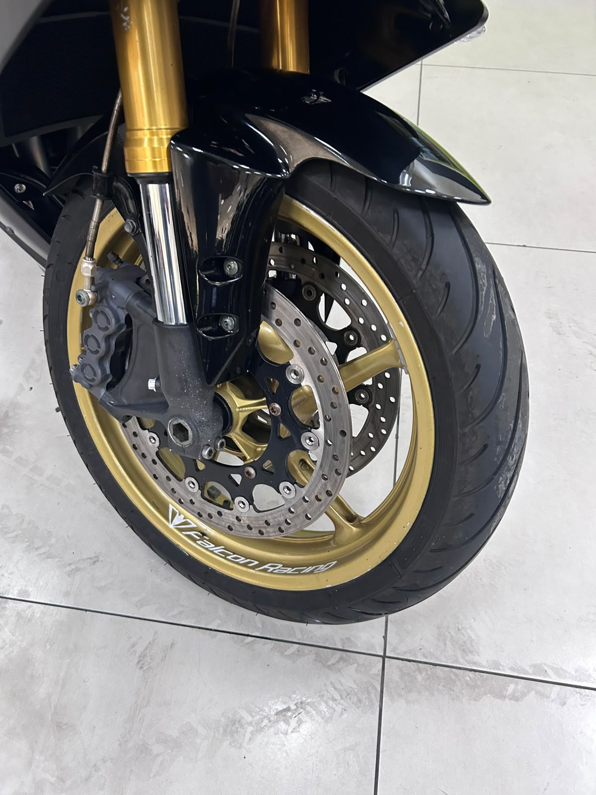 YAMAHA YZF R1
