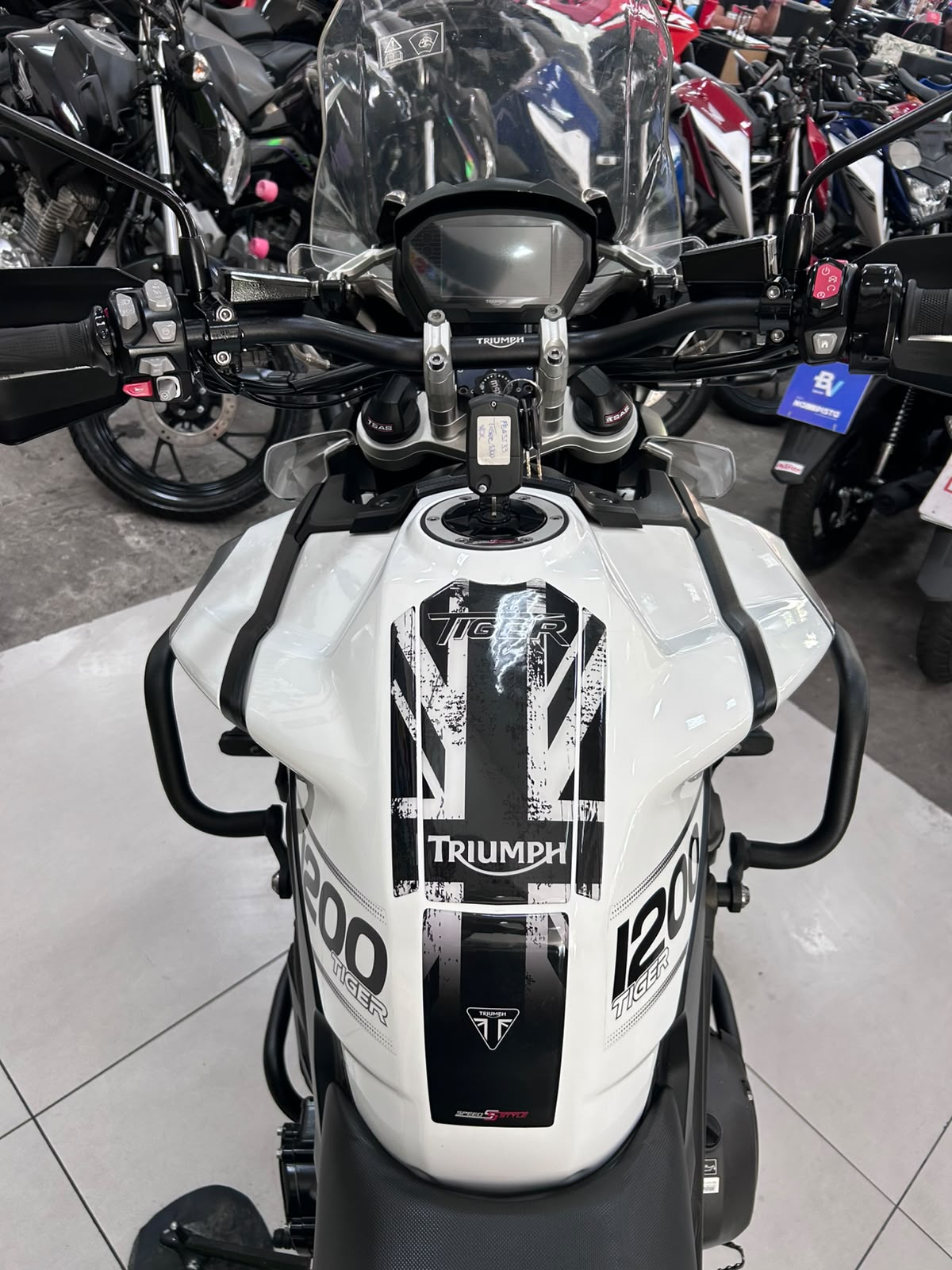 TRIUMPH TIGER 1200 XCX