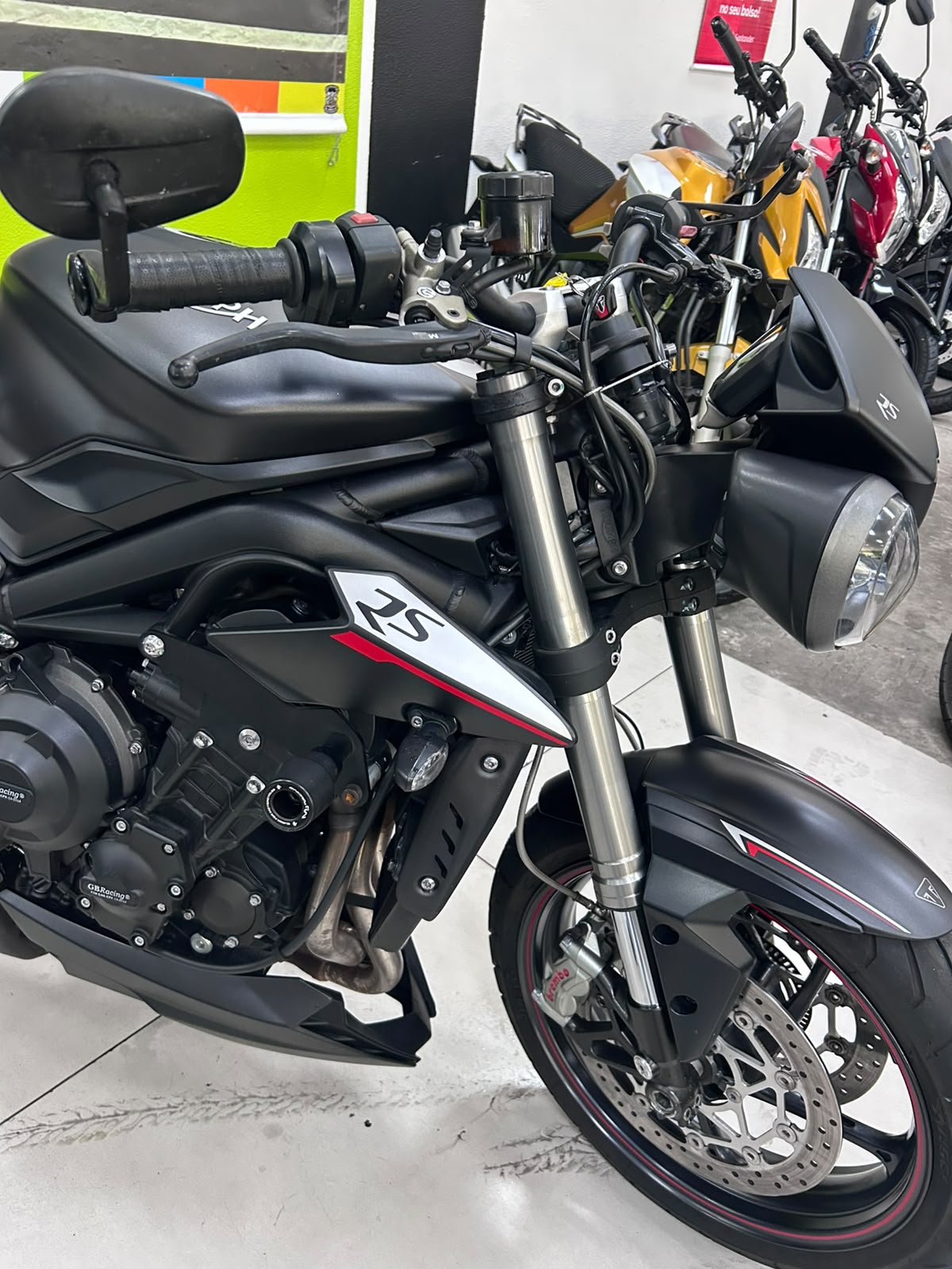 TRIUMPH STREET TRIPLE 765 RS