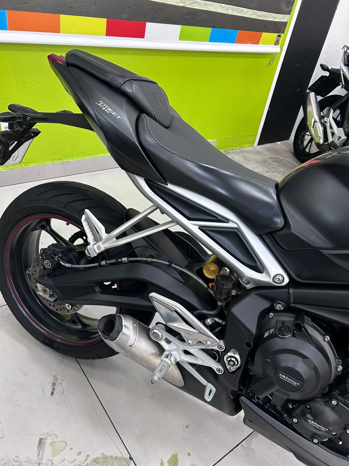 TRIUMPH STREET TRIPLE 765 RS