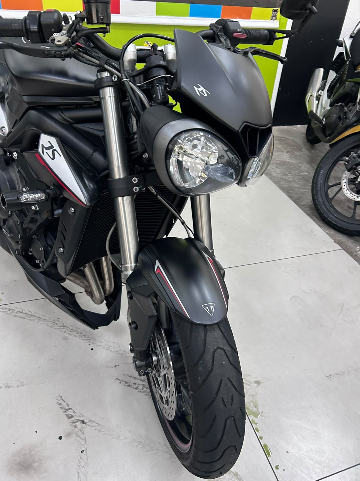 TRIUMPH STREET TRIPLE 765 RS