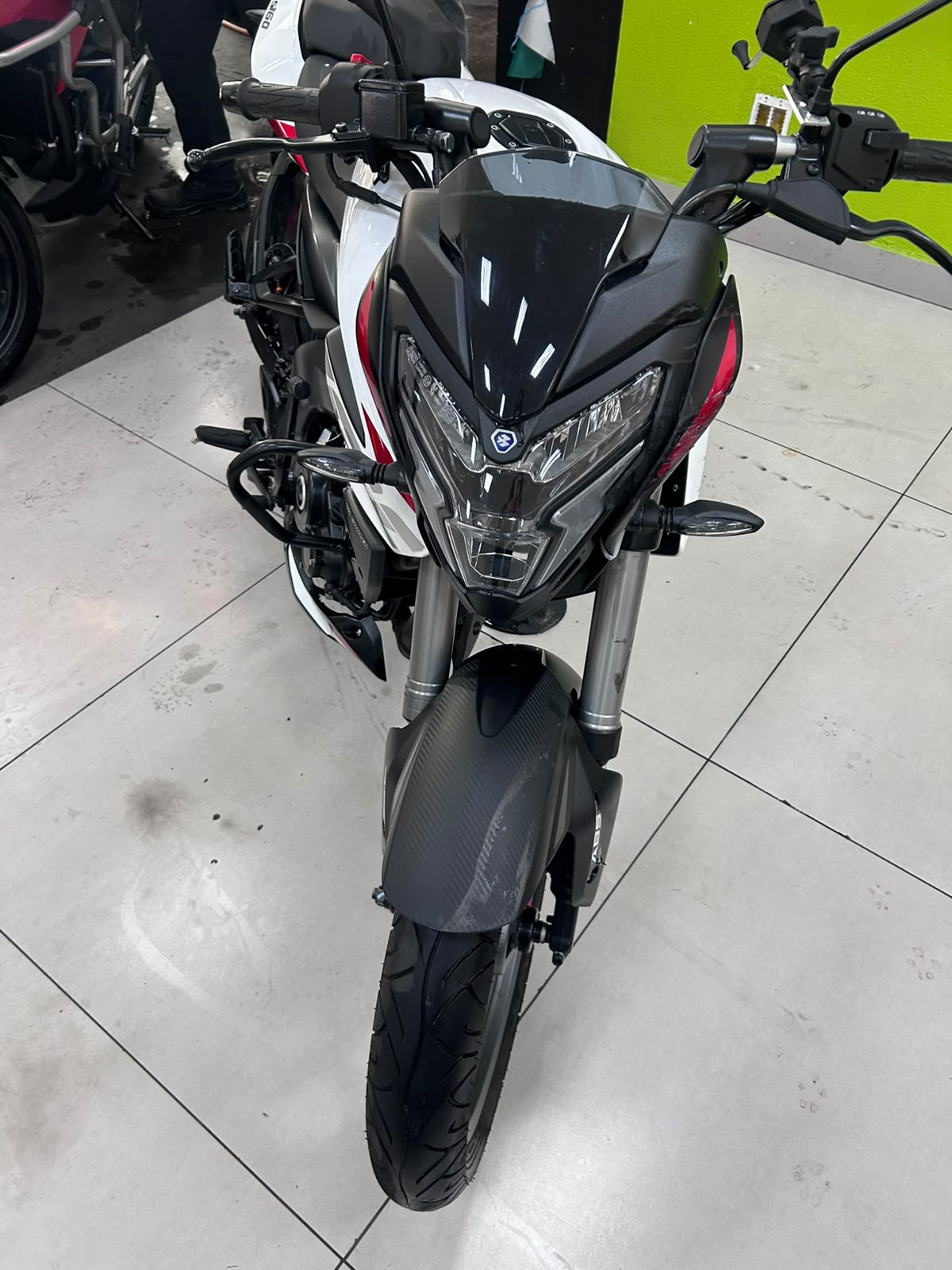 BAJAJ DOMINAR NS160