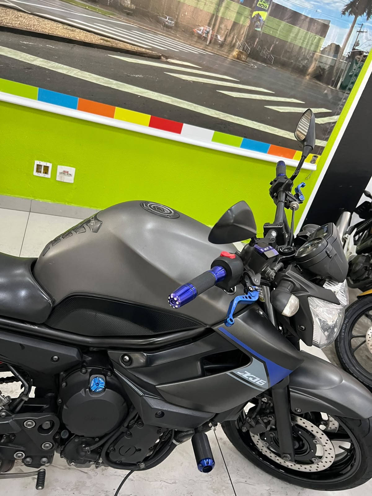 YAMAHA XJ6 N