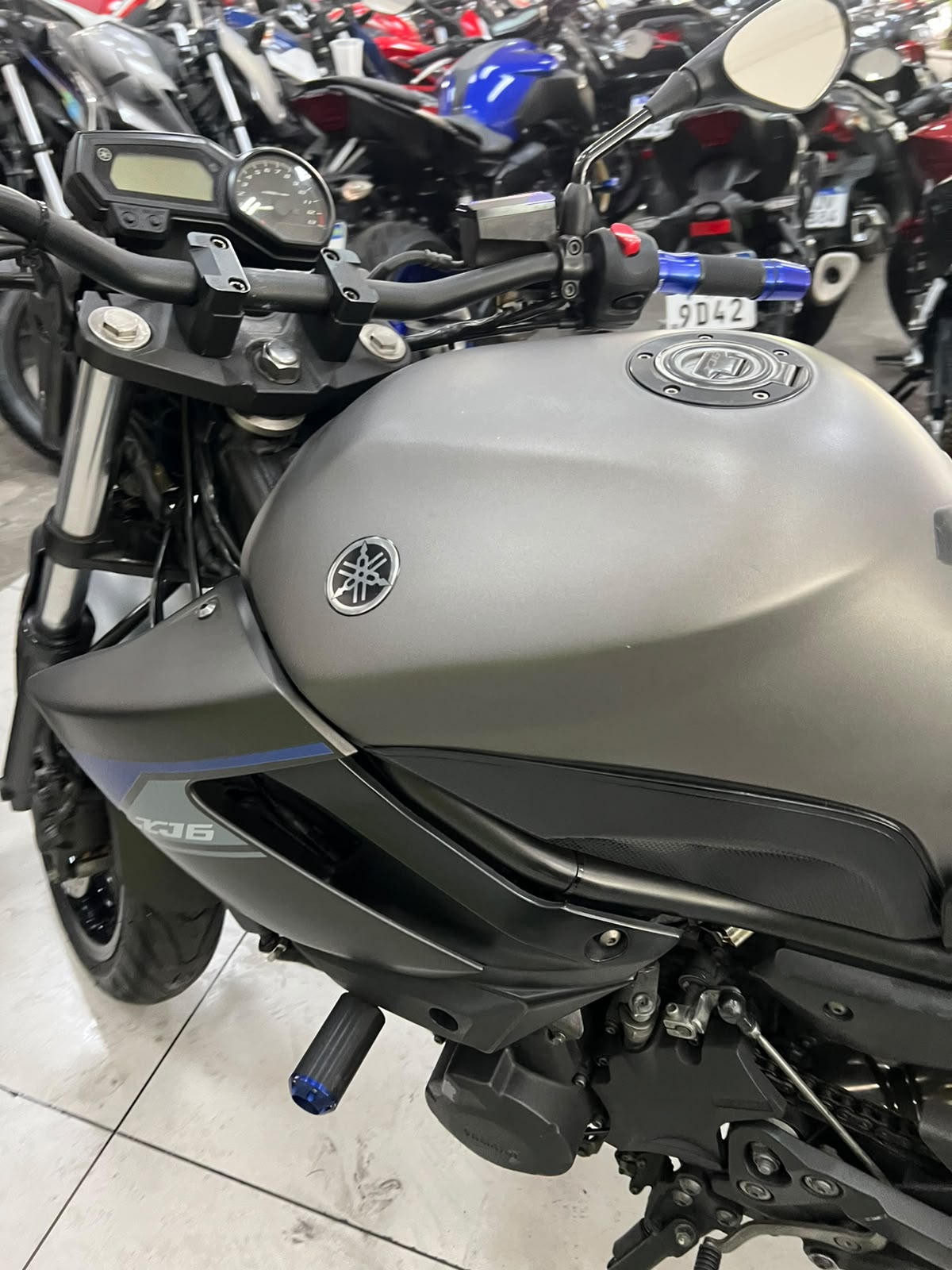 YAMAHA XJ6 N