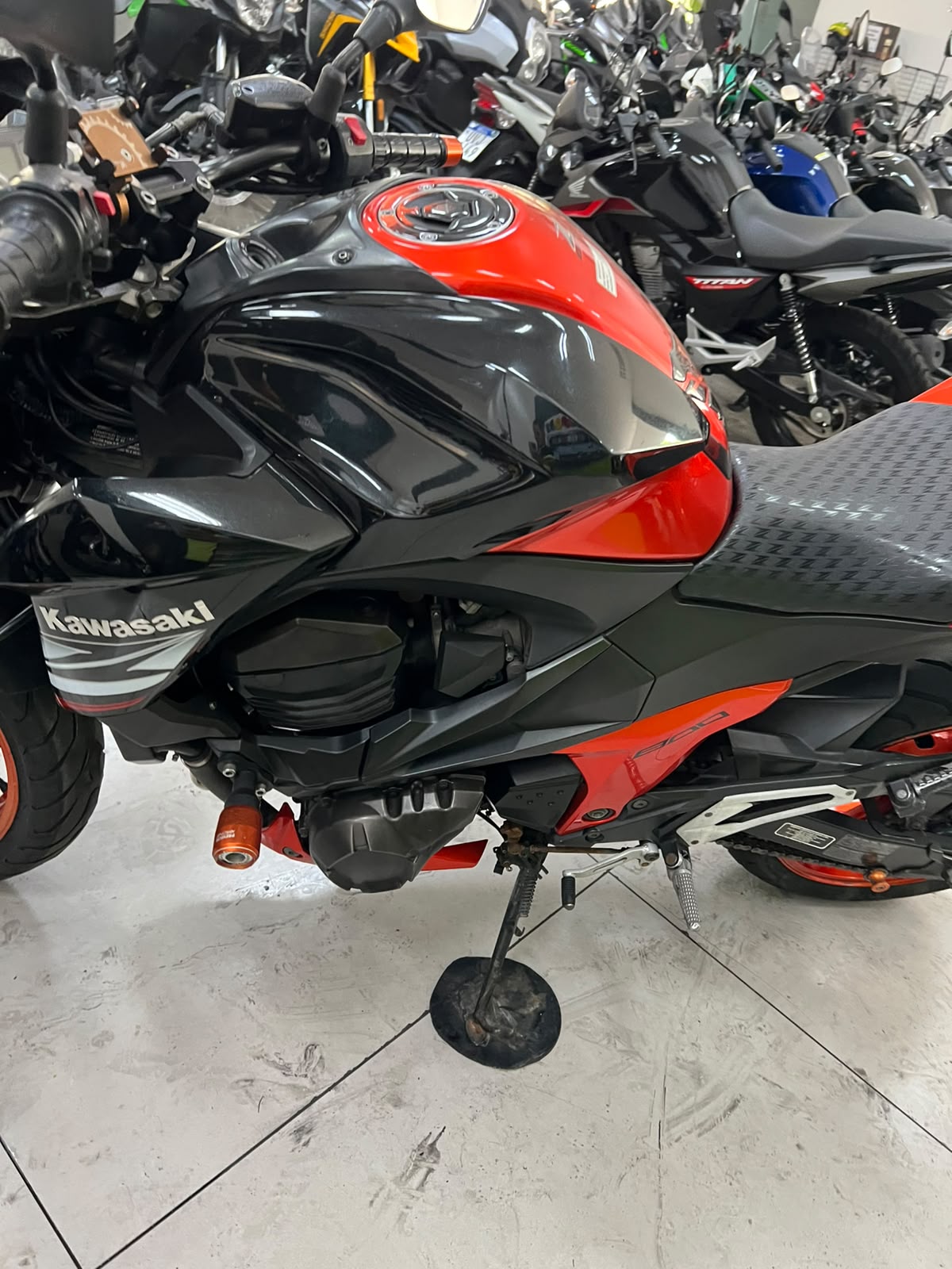 KAWASAKI Z800