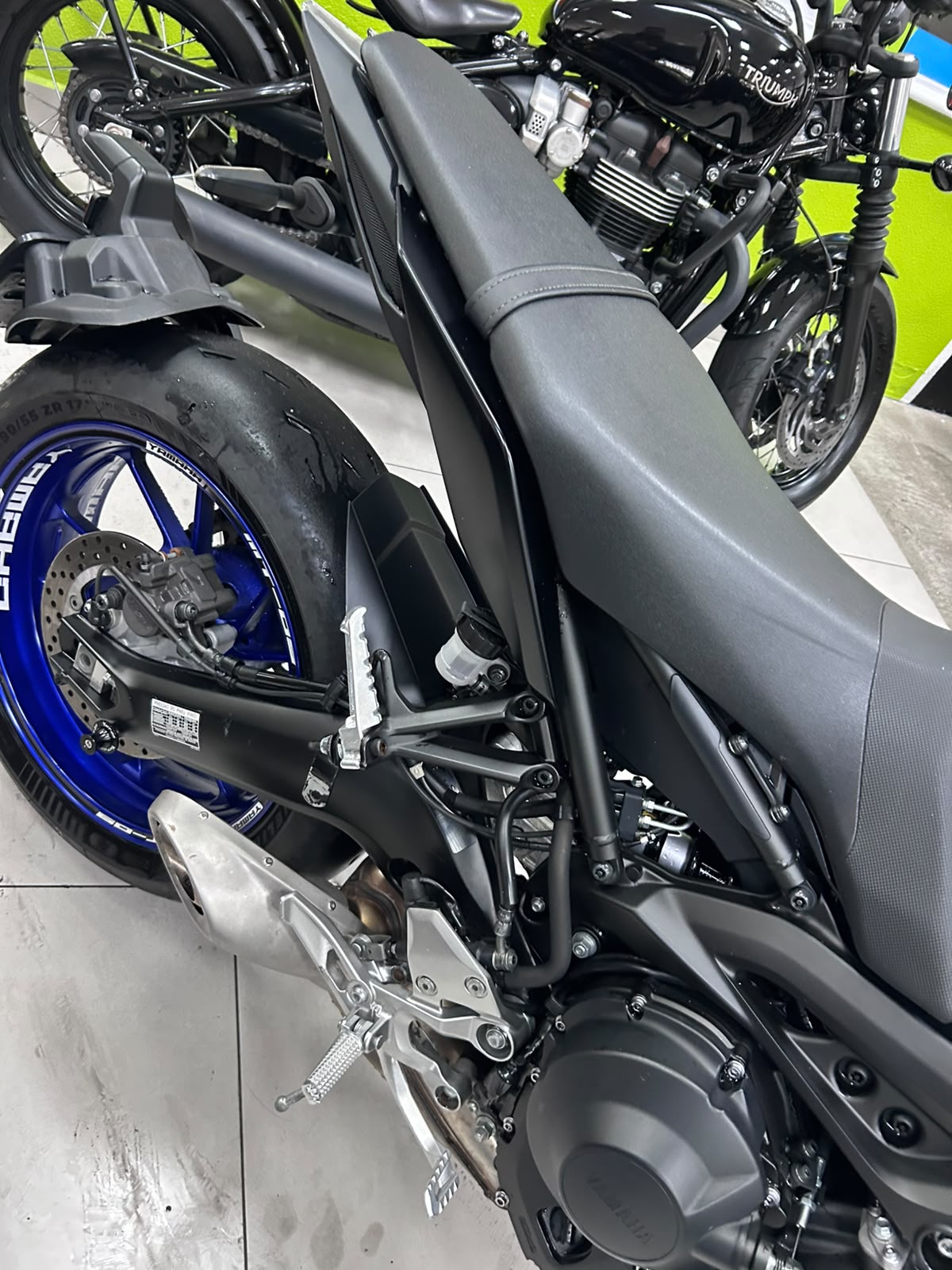 YAMAHA MT-09