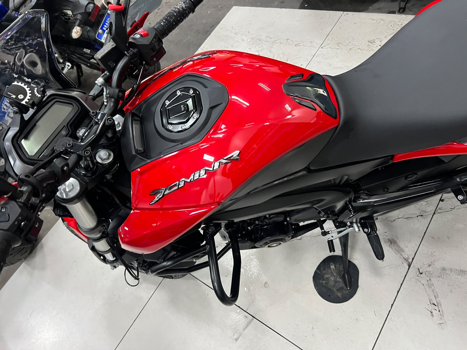 BAJAJ DOMINAR 400
