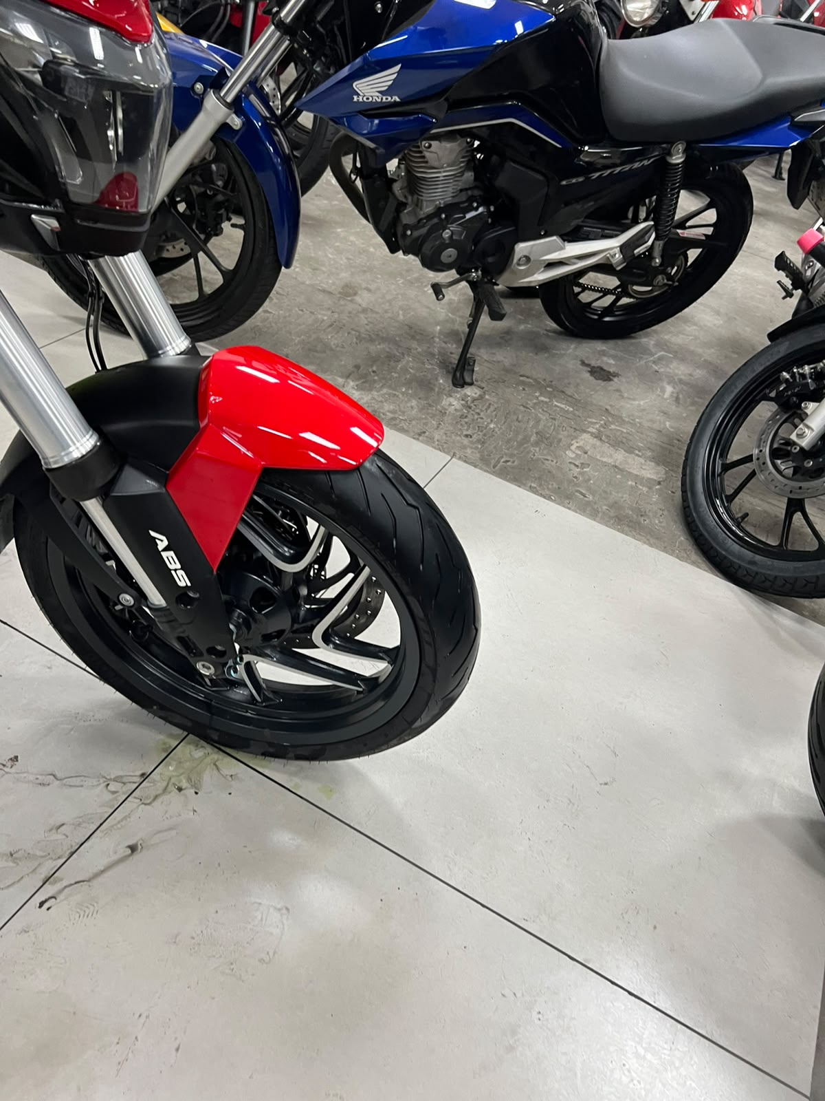 BAJAJ DOMINAR 400