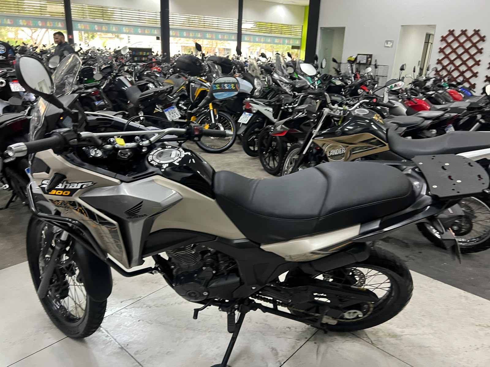 HONDA XRE 300 SAHARA ADVENTURE