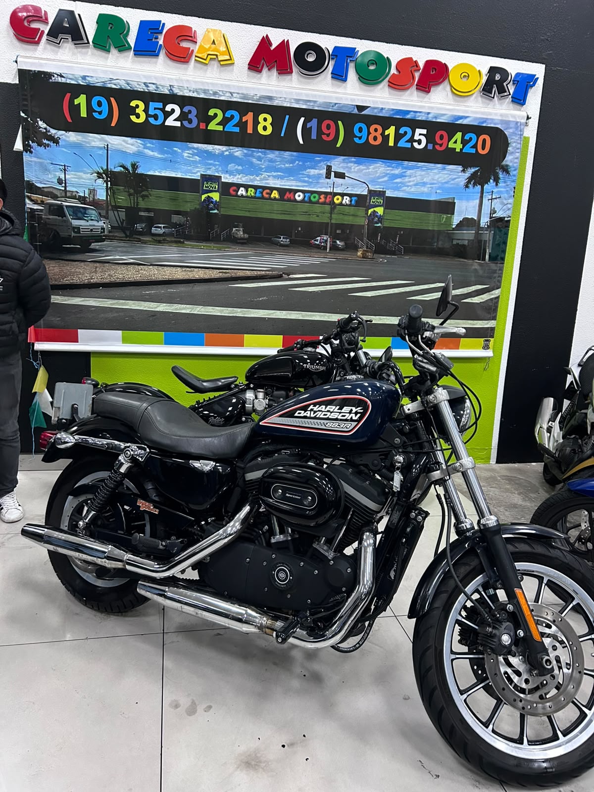 HARLEY-DAVIDSON SPORTSTER XL 883 R