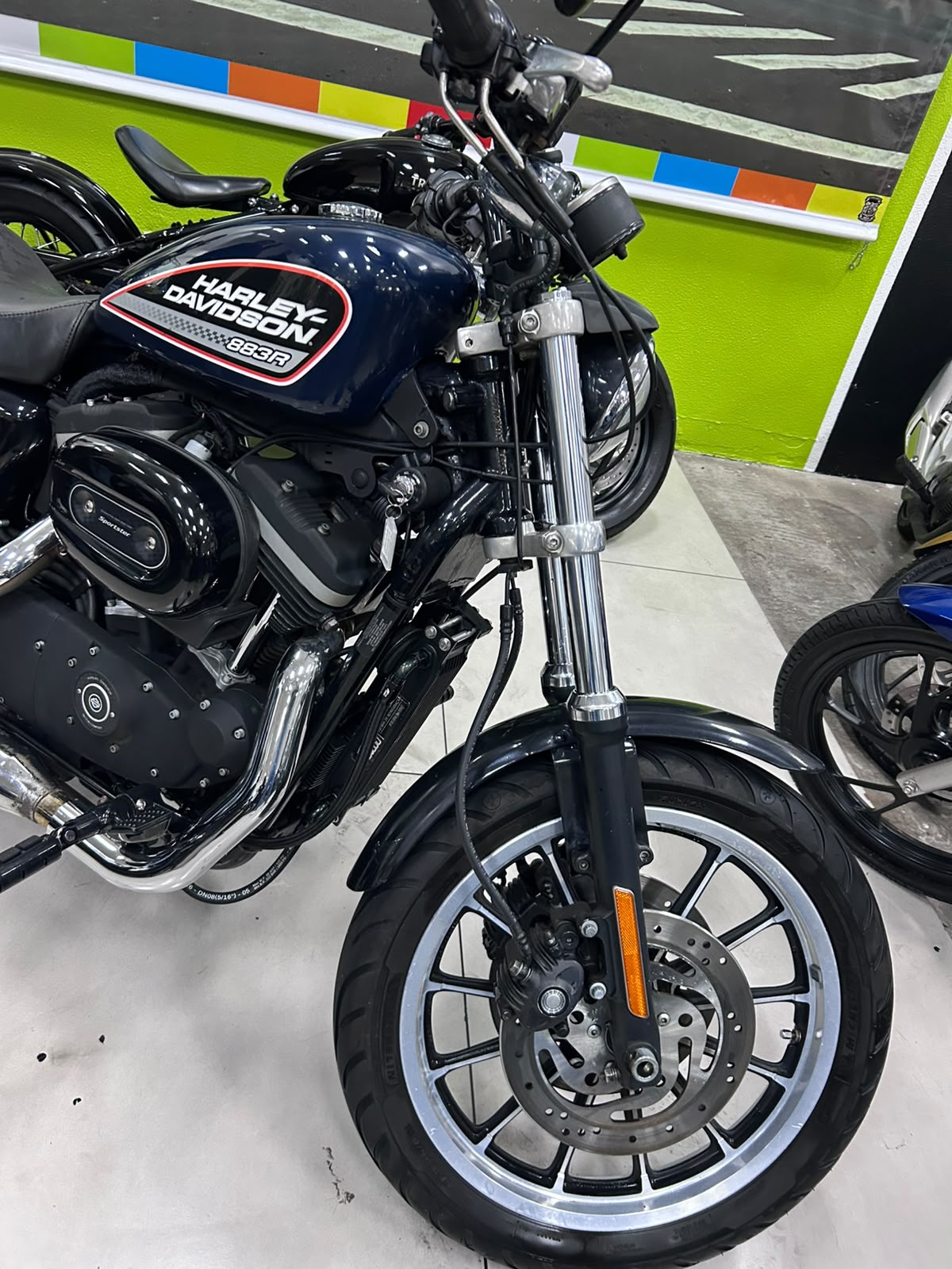 HARLEY-DAVIDSON SPORTSTER XL 883 R