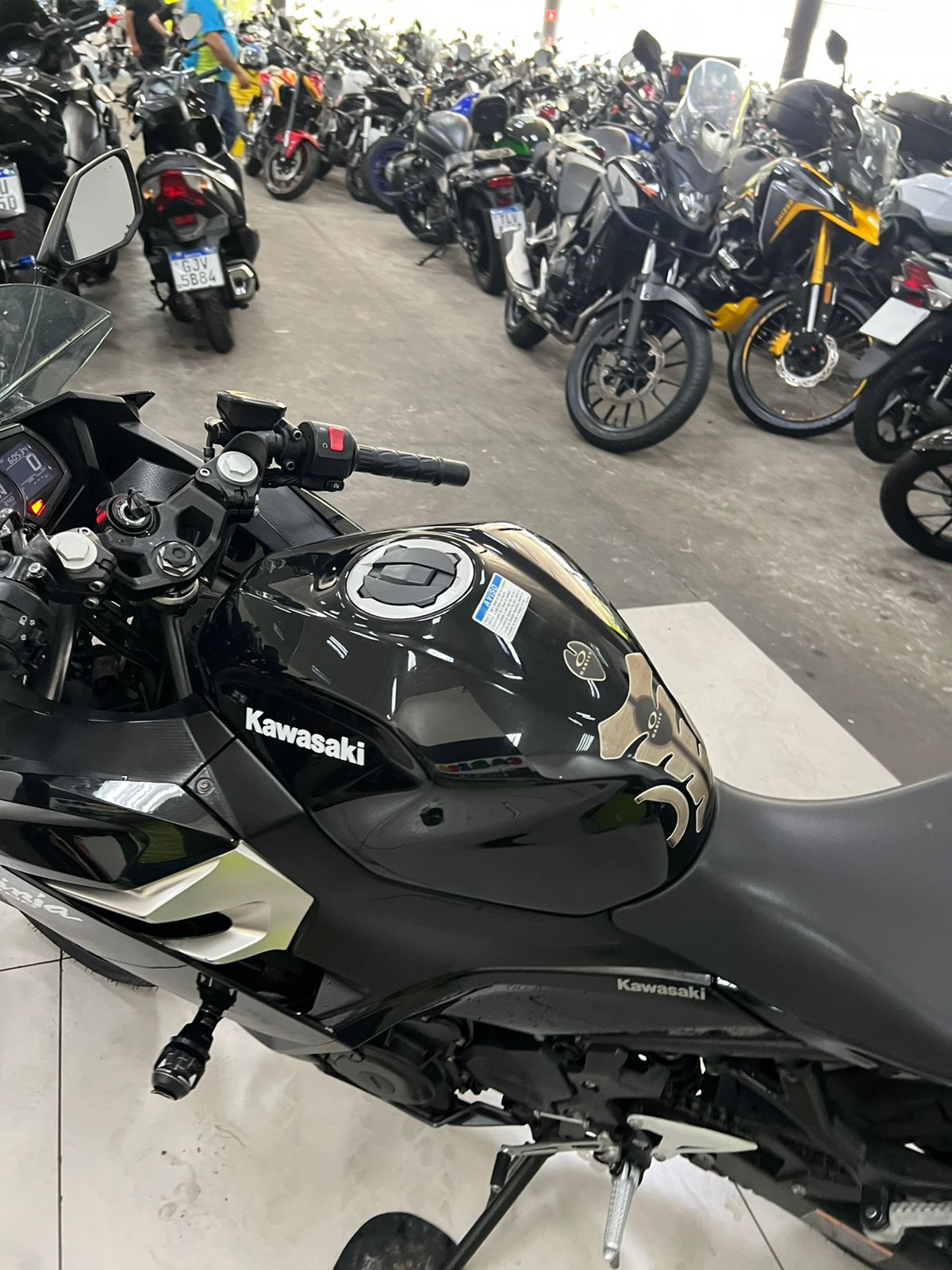 KAWASAKI NINJA 400 KRT EDITION