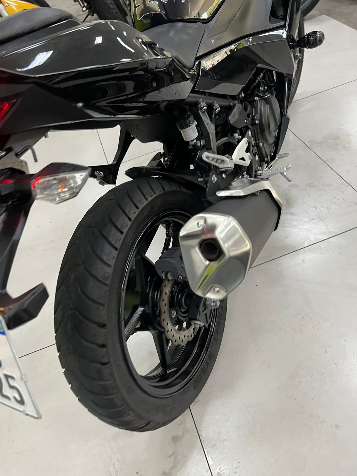 KAWASAKI NINJA 400 KRT EDITION