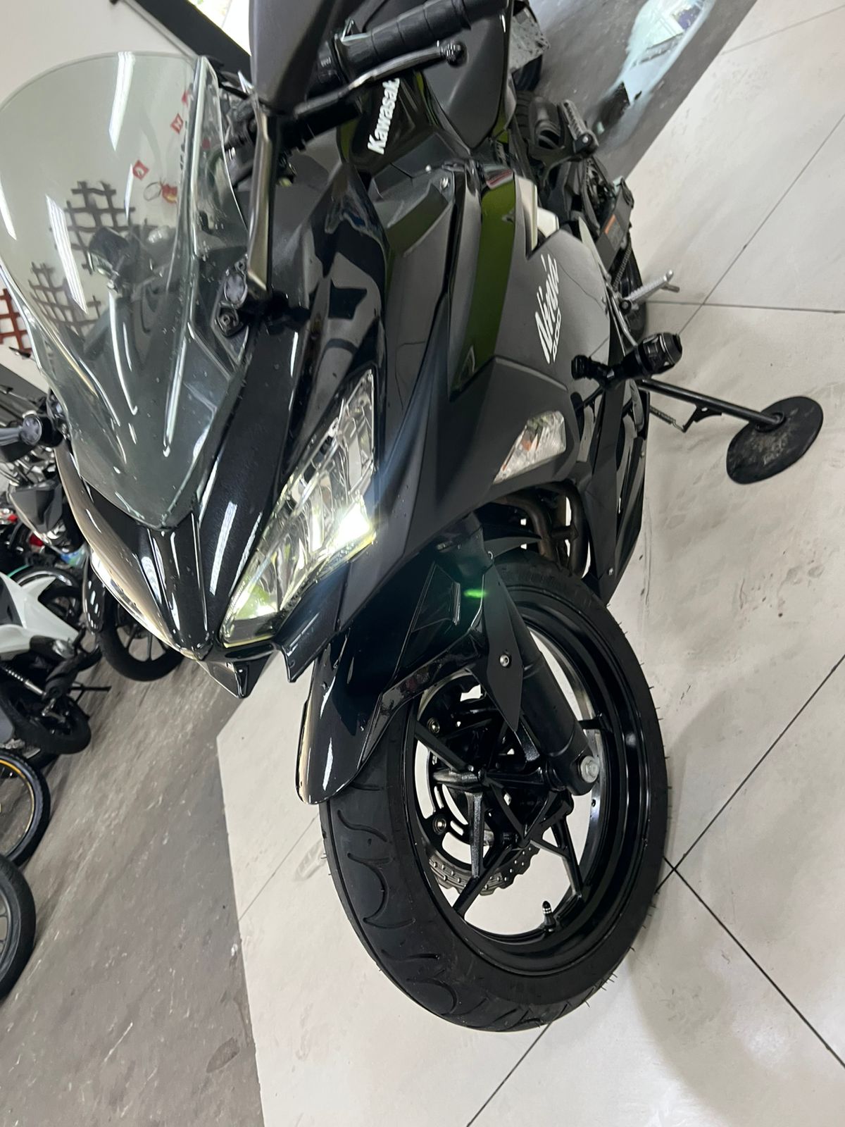 KAWASAKI NINJA 400 KRT EDITION