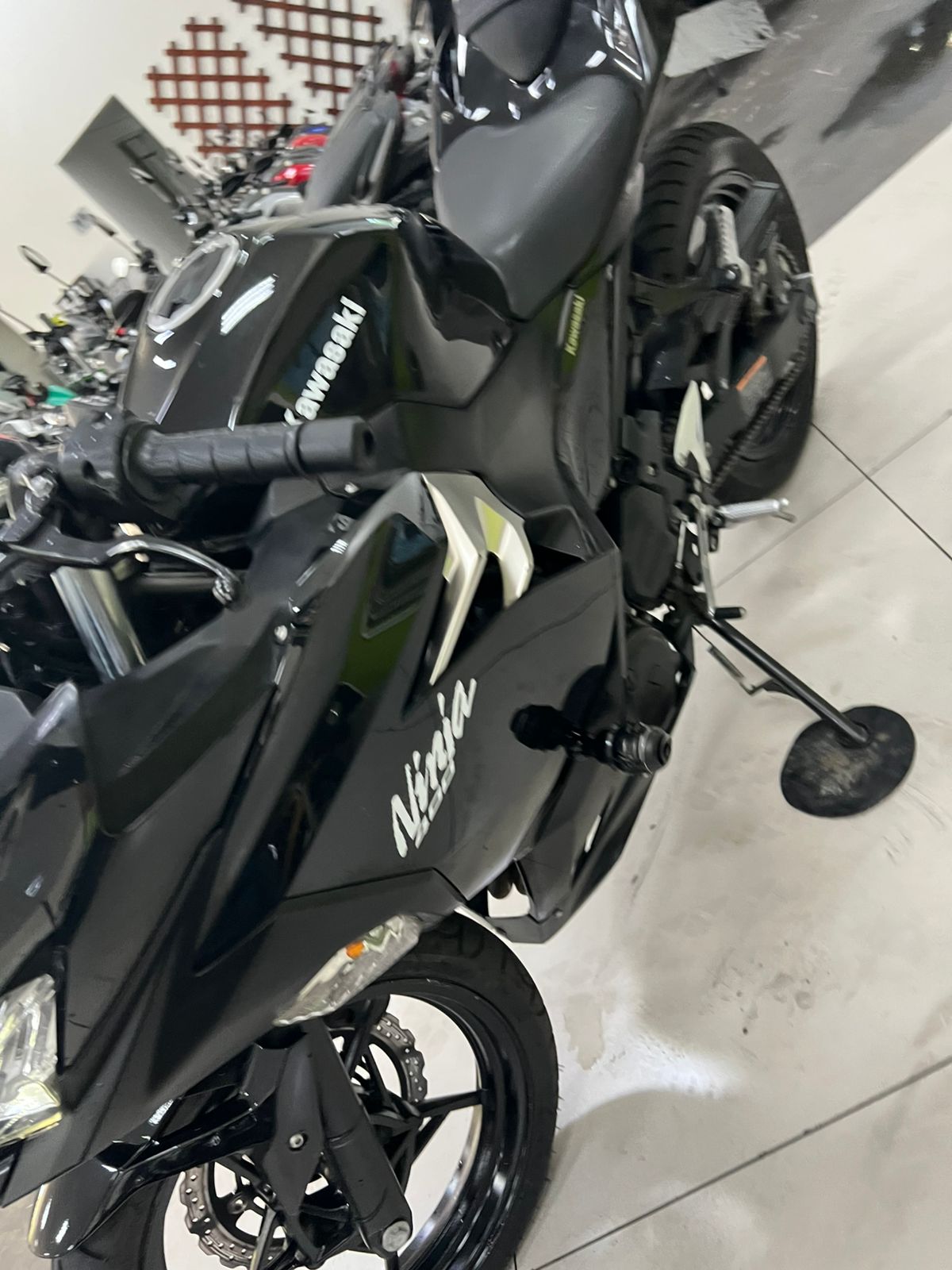 KAWASAKI NINJA 400 KRT EDITION