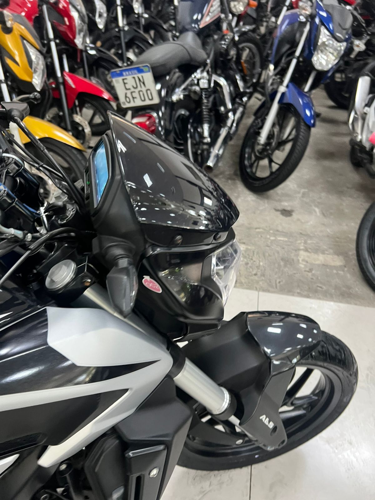 BAJAJ DOMINAR 250