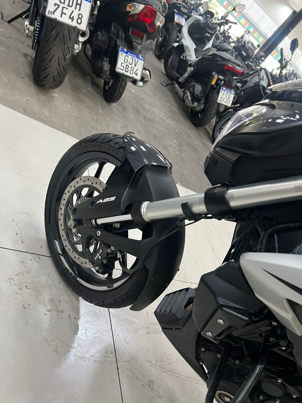 BAJAJ DOMINAR 250
