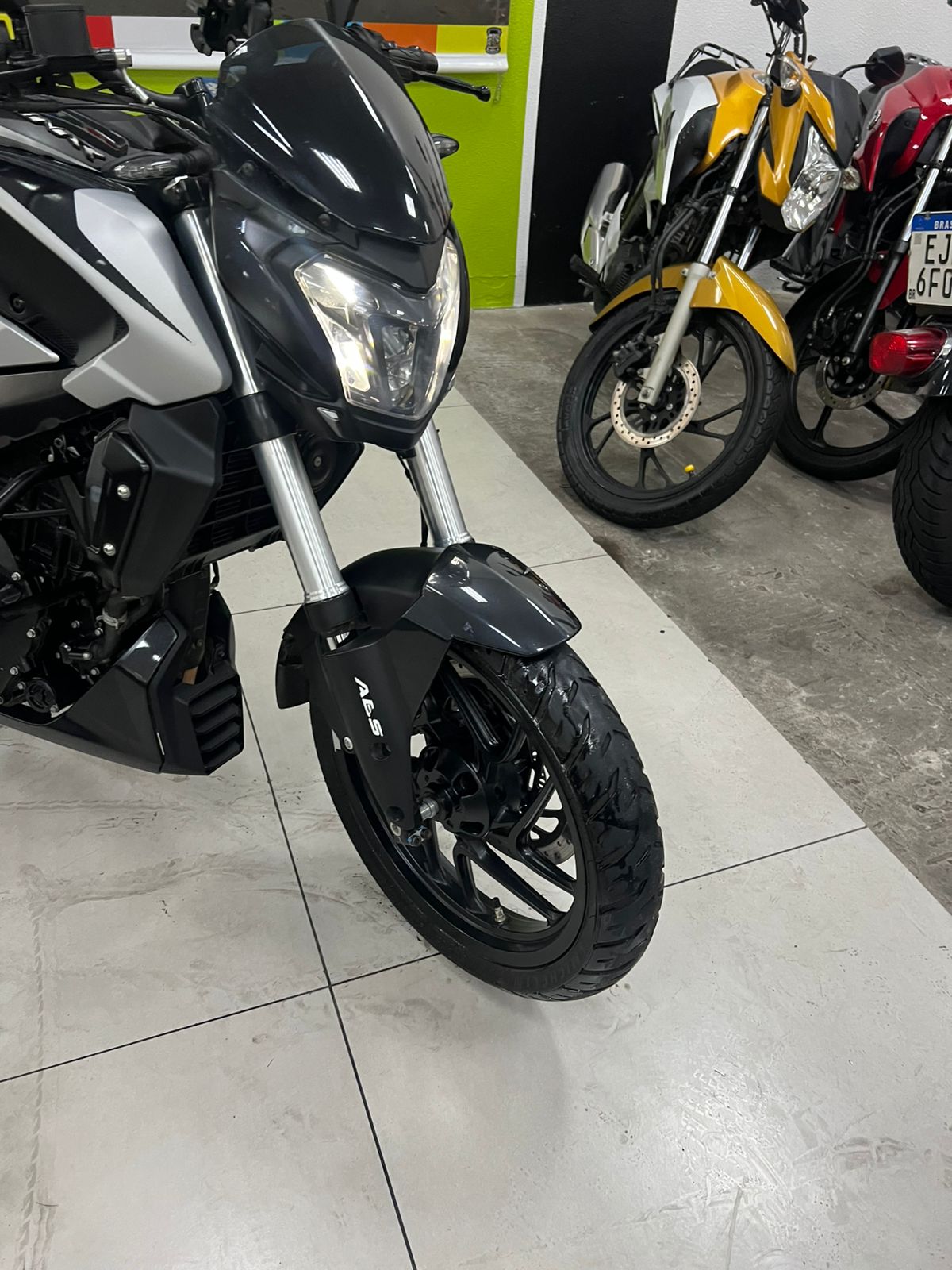 BAJAJ DOMINAR 250