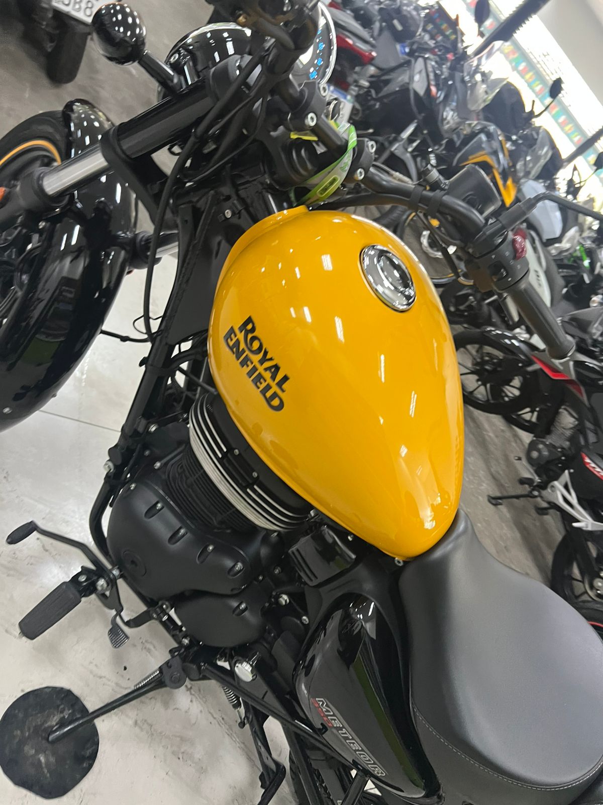 ROYAL ENFIELD METEOR 350 FIREBALL