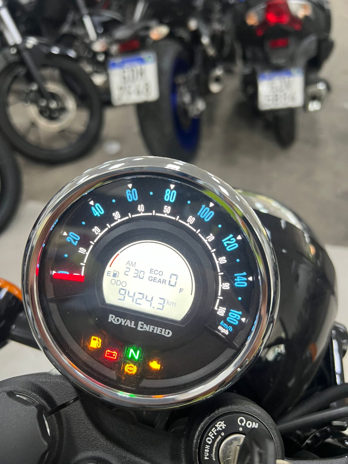 ROYAL ENFIELD METEOR 350 FIREBALL