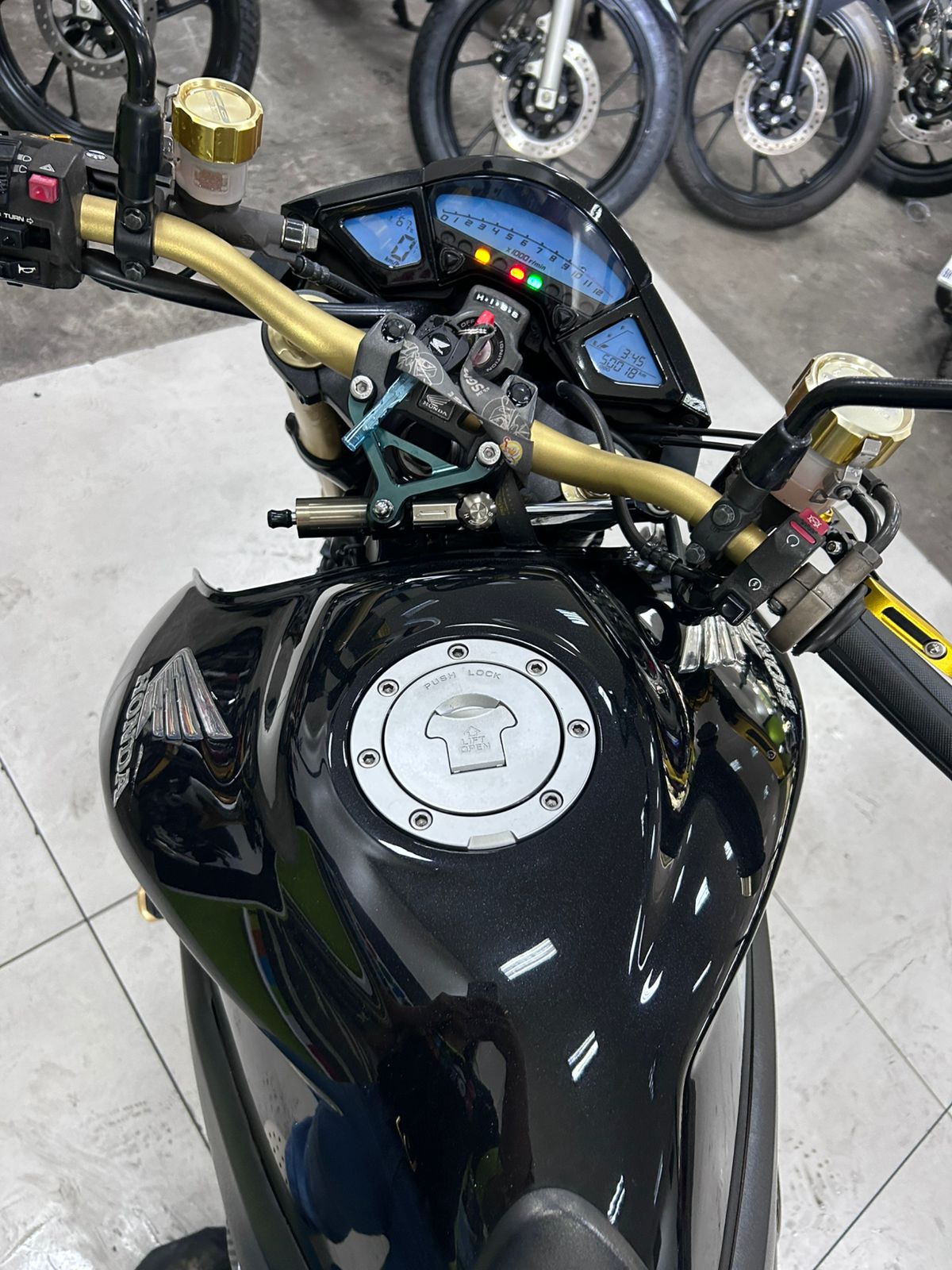 HONDA CB 1000R