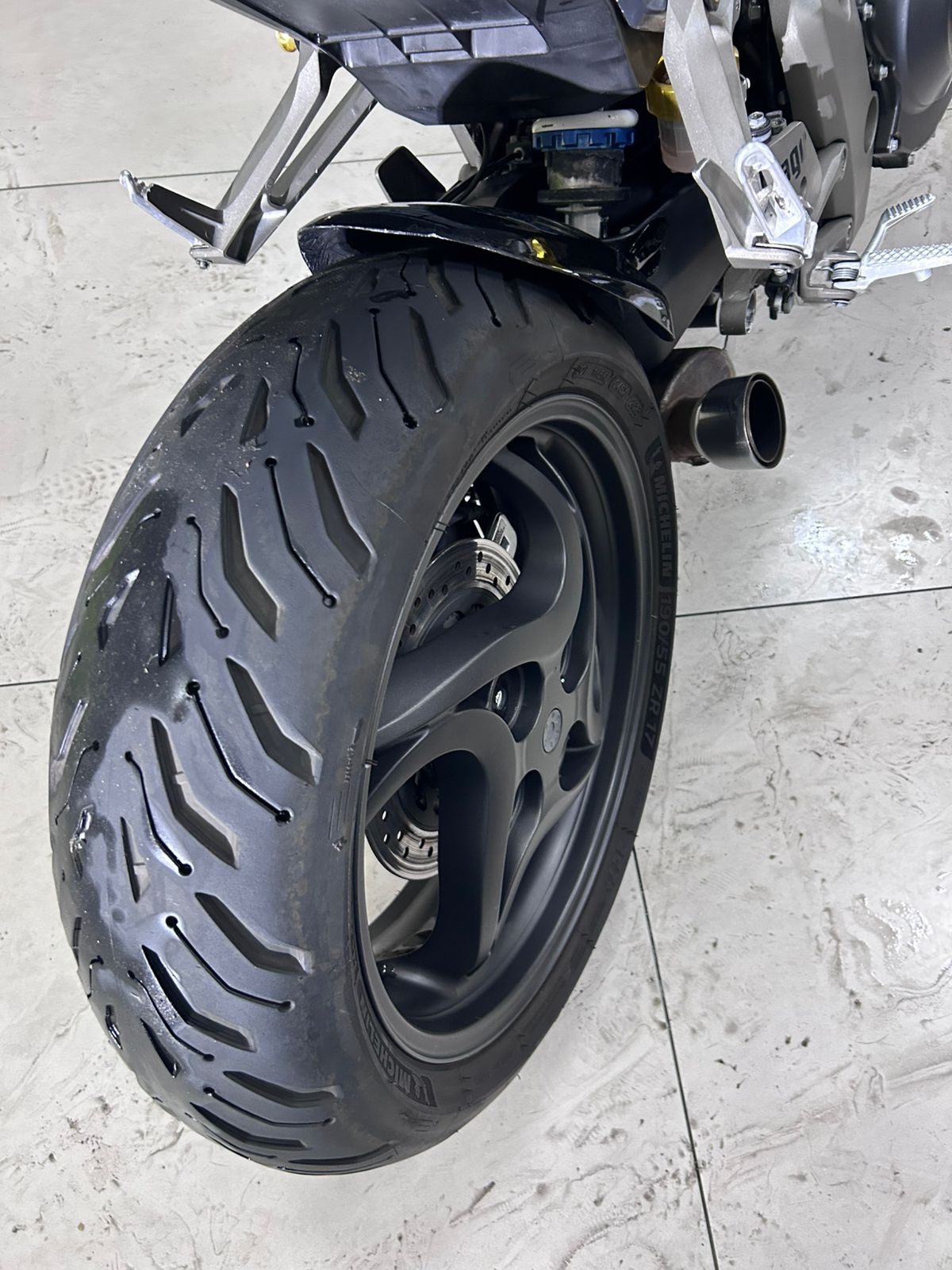 HONDA CB 1000R